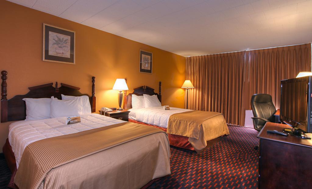 Days Inn Easton Exterior photo
